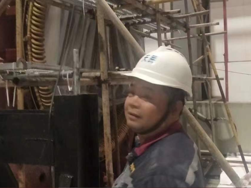 外圍工程維修現(xiàn)場(chǎng) 外圍工程維修現(xiàn)場(chǎng)